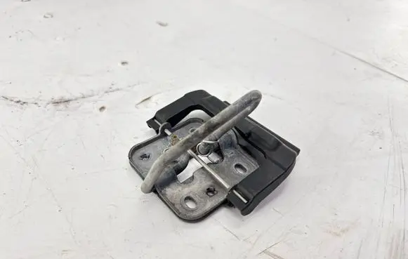 Volkswagen Tiguan Engine bonnet/hood lock/latch loop/hook 5NA823186C