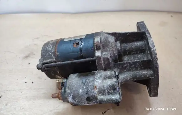 Nissan Terrano Starter motor 233002W200