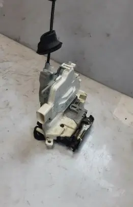 Audi A6 C7 Front door lock 8J1837015D