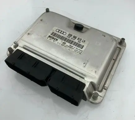 Audi A6 S6 C5 4B Engine control unit/module 038906019LM 1039S04448 0281011213