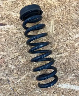 BMW 1 E81 E87 Rear coil spring 6764419