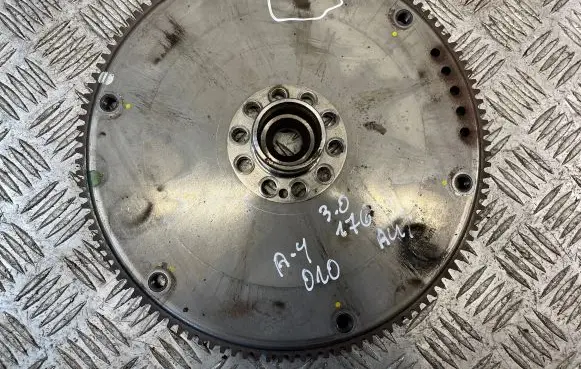 Audi A4 S4 B8 8K Flywheel 323BJ 059105