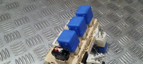 Nissan X-Trail T30 Fuse box set A0563