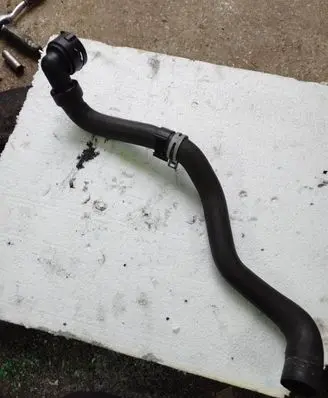 Ford Mondeo MK IV Engine coolant pipe/hose