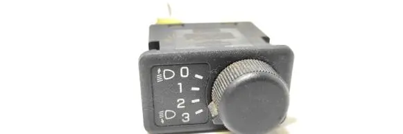 Nissan Almera Headlight level height control switch 37024A