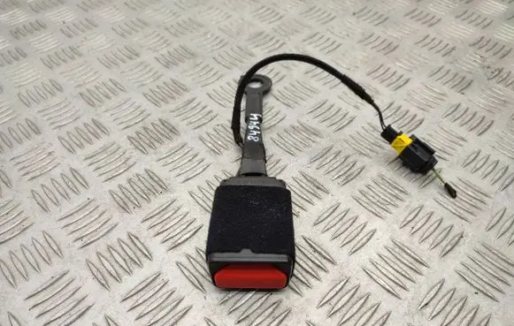 Peugeot 208 Front seatbelt buckle