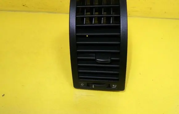 Volkswagen Polo IV 9N3 Dashboard side air vent grill/cover trim 6Q0819704