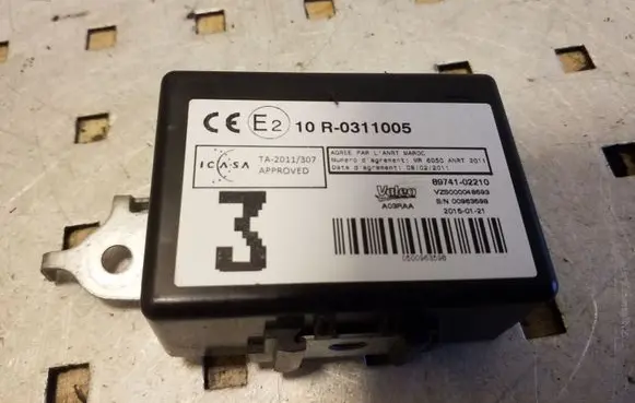 Toyota Auris E180 Door control unit/module 8974102210