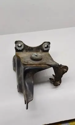 Toyota Avensis T270 ABS pump bracket 