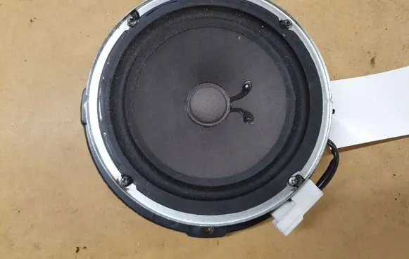 Hyundai Santa Fe Panel speaker 963002B100