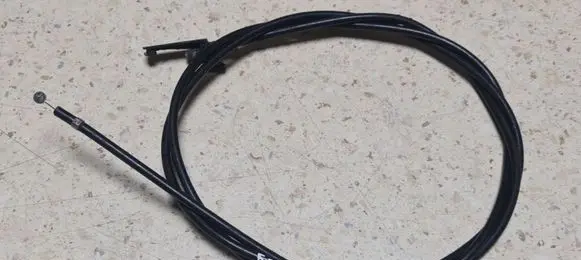 Skoda Fabia Mk2 (5J) Engine bonnet/hood lock release cable 5J0823531A