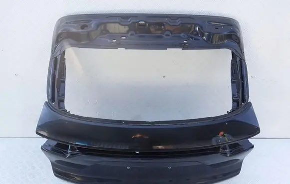 Porsche Cayenne (9Y0 9Y3) Tailgate/trunk/boot lid 9Y0827105C