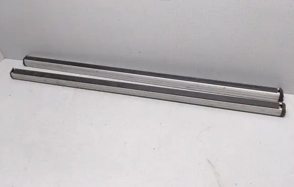 Mercedes-Benz E W124 Roof bar rail 1068363