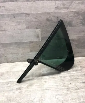 Volkswagen Tiguan Rear side window 43R001667 E000001