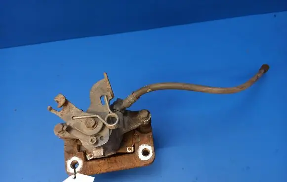 Opel Insignia A Rear brake caliper