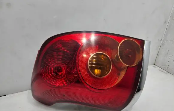 Toyota Avensis T250 Rear/tail lights S1022A01IB