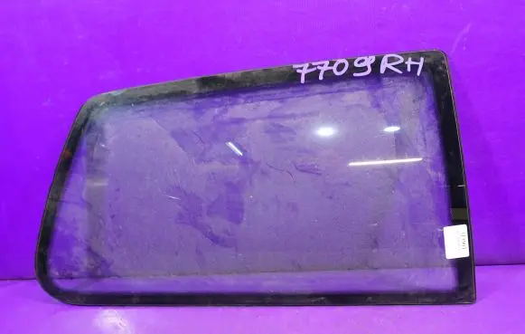 Volkswagen Golf IV Rear side window