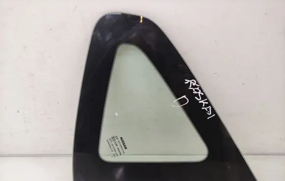 Nissan Qashqai Rear side window