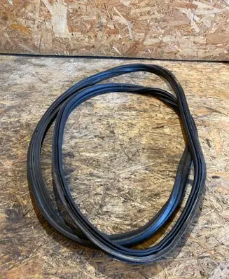 Opel Astra K Rubber seal loading door 39211970 360574167