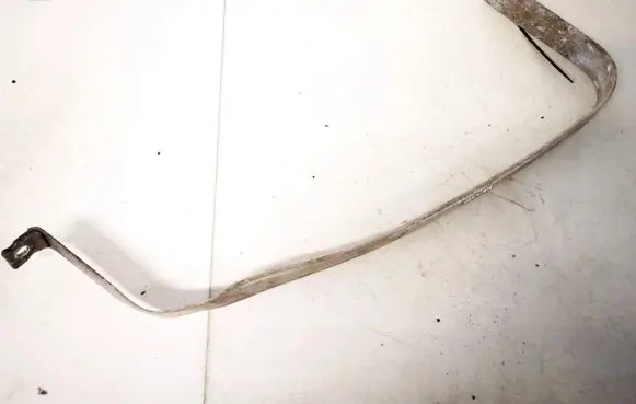Fuel tank mounting bracket