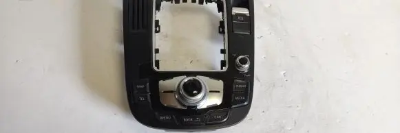 Head unit multimedia control