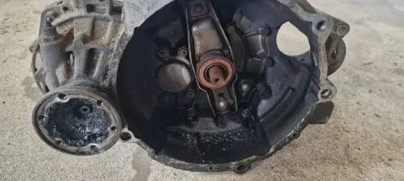 Manual 5 speed gearbox