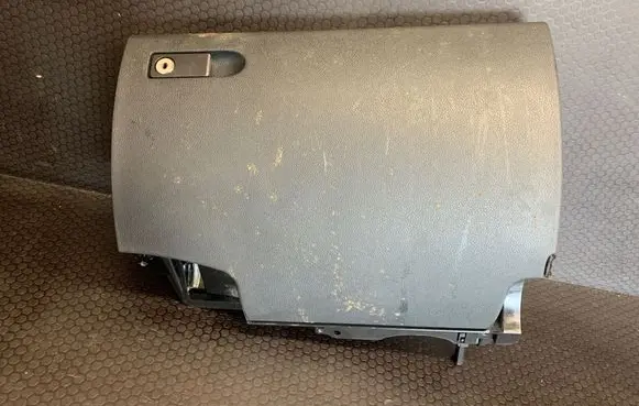 Mercedes-Benz C W204 Glove box A2046802691 20090828T117 0000722766