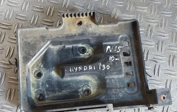 Hyundai i30 Battery tray 371502H000