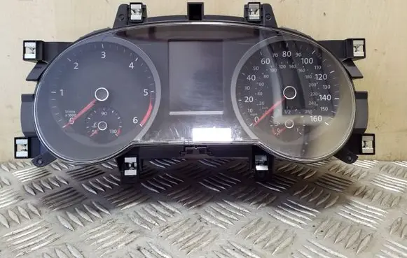 Volkswagen PASSAT B8 Speedometer (instrument cluster) 3G0920941A