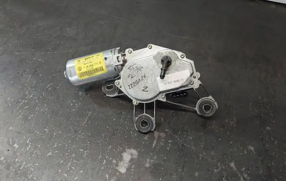 Volkswagen Golf IV Rear window wiper motor 1J6955711B 0390201541