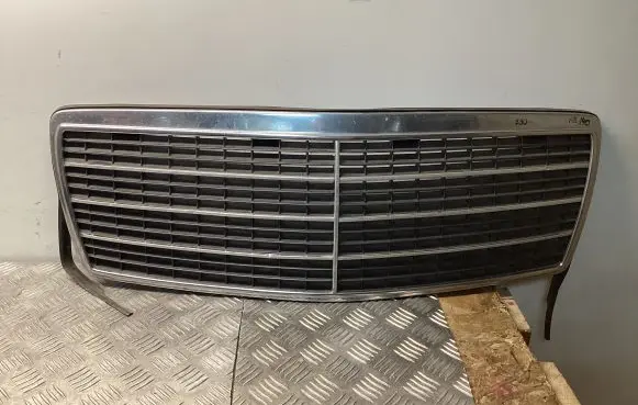 Mercedes-Benz S W140 Front grill A1408881241