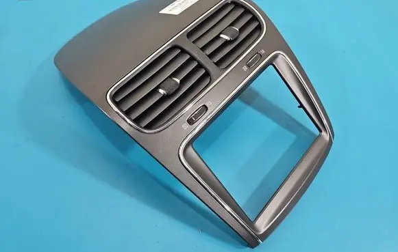 Fiat Freemont Dash center air vent grill 1QC311XPAD IMPRK1530181