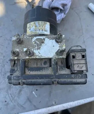 Mercedes-Benz C W202 ABS Pump A0024319212