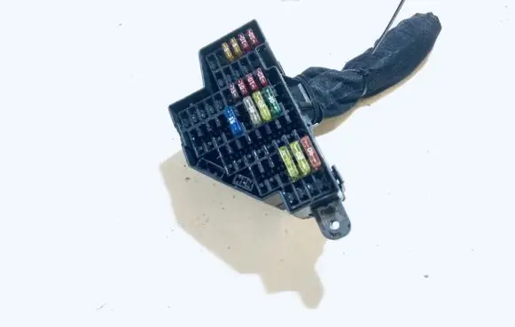 Volkswagen Golf V Fuse box set