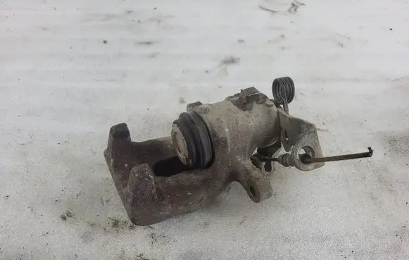 Opel Astra H Rear brake caliper