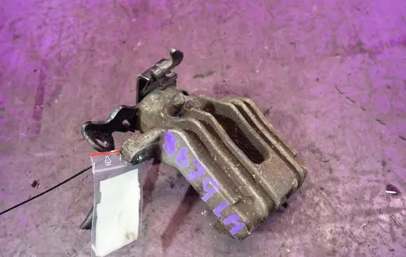 Volkswagen PASSAT B5.5 Rear brake caliper