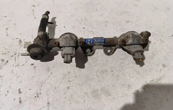 Subaru Impreza I Fuel main line pipe 17522AA400 940701R70