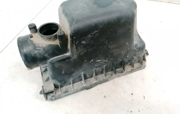 Toyota Yaris Verso Air filter box 