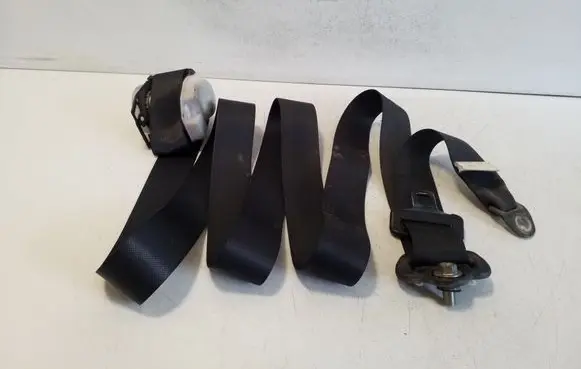Suzuki Grand Vitara II Rear seatbelt 8496065J0