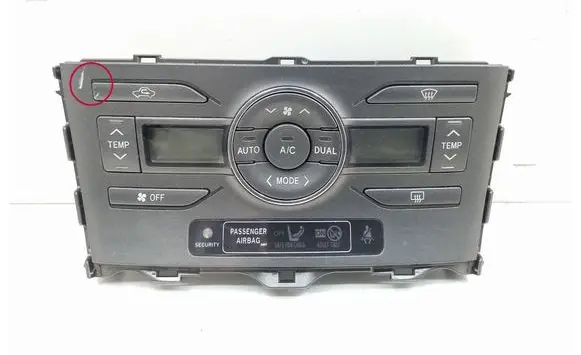 Toyota Auris 150 Air conditioner control unit module 5590002220