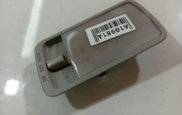 Toyota Corolla Verso AR10 Rear seat light 