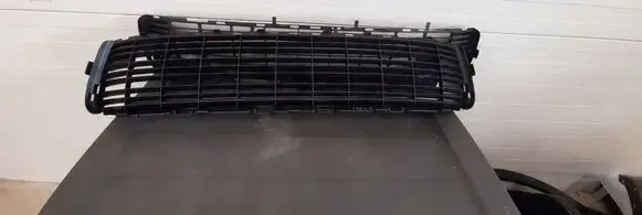 Peugeot 3008 I Front bumper lower grill