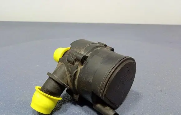 Volkswagen PASSAT B7 USA Water pump 5G0965567