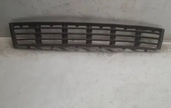 Audi A4 S4 B5 8D Front bumper lower grill 8D0807683