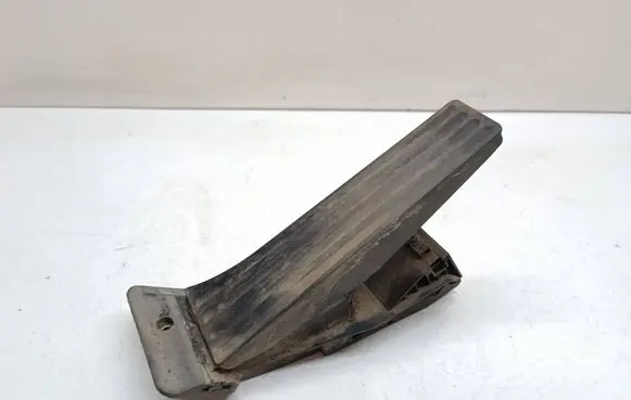 BMW 3 E90 E91 Accelerator throttle pedal 6858574 3542685874