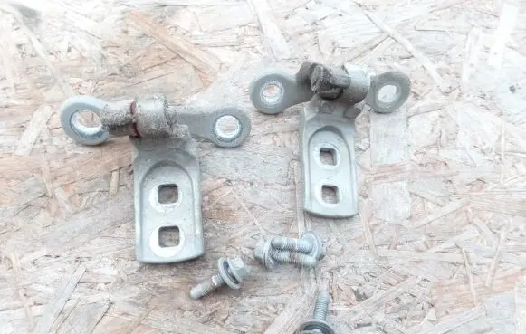 Front door hinge set