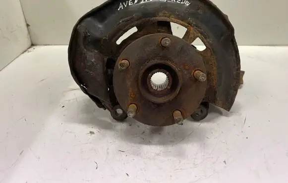 Toyota Avensis T250 Front wheel hub