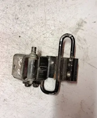 Audi A6 S6 C6 4F Rear door lower hinge A046572