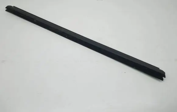 Fiat Freemont Rear door glass trim molding 05076877AC 5956413