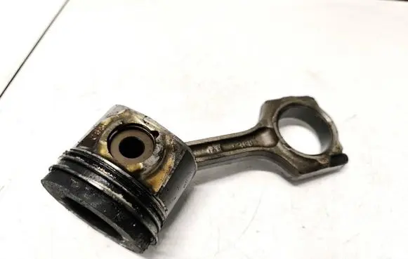 Honda CR-V Piston with connecting rod RJL37 07060615